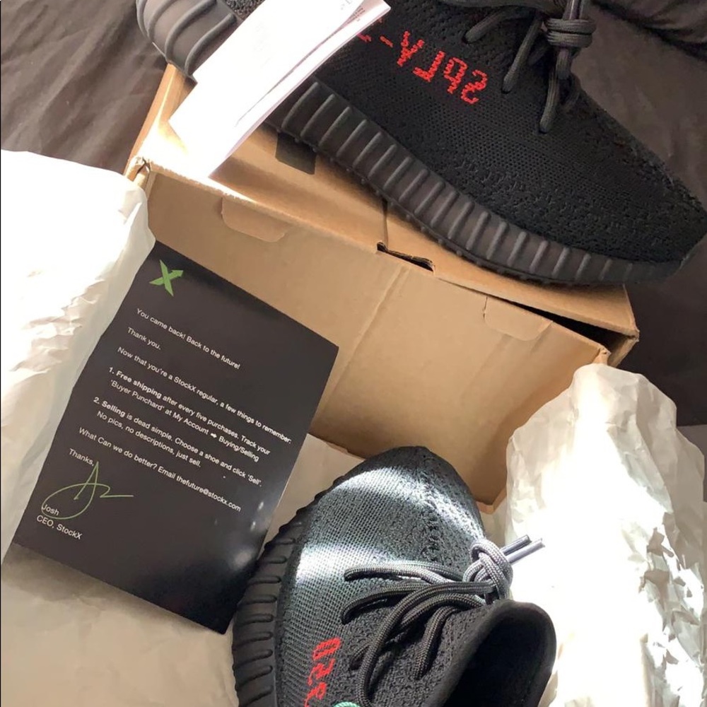 Yeezy black/ red
